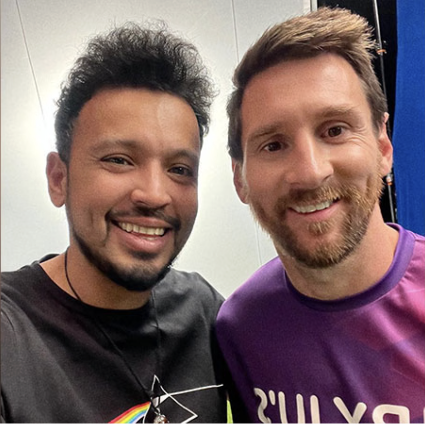 AI selfie effect preview - Selfie with celebrety transformation example